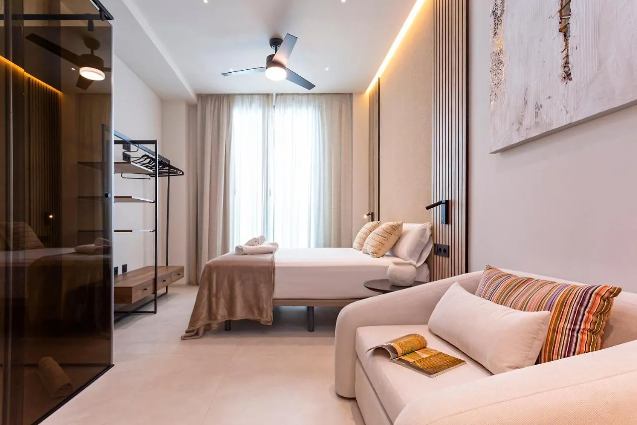 Magnificent Renovated 2Bd 2Bth Duplex With Terrace - City Centre Málaga Appartement